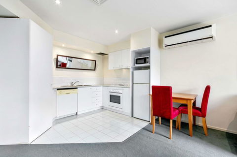 Knox International Hotel And Apartments - Australian Directory 24