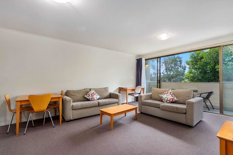 Knox International Hotel And Apartments - Australian Directory 18