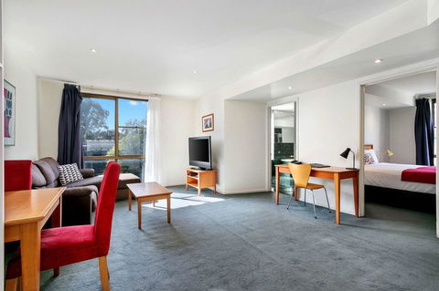 Knox International Hotel And Apartments - Australian Directory 27