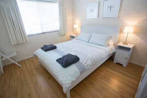 The Blue Door Villa - Australian Directory 1