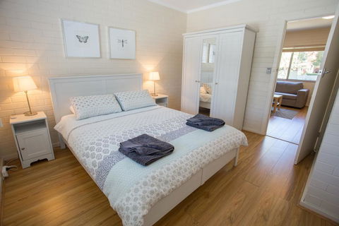 The Blue Door Villa - Australian Directory 0