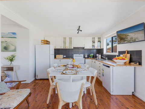 The Chalet At Callala Beach - Beach House Character - Australian Directory 1