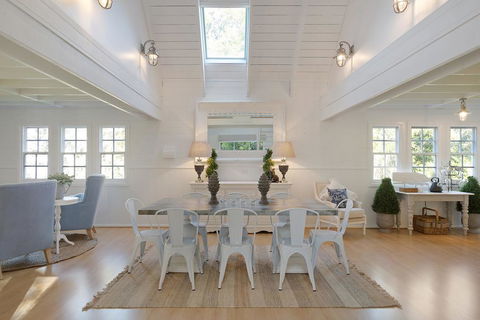 The Cottage - Australian Directory 3