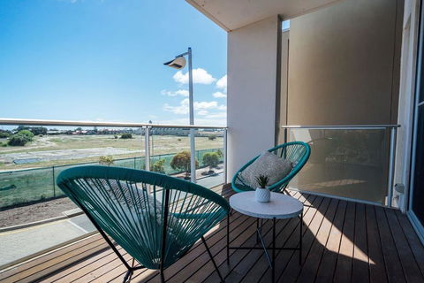 The Cove @ New Port-Pool - Spa - Sauna - Gym & More - Australian Directory 1
