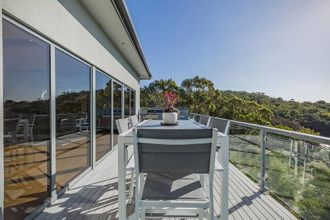 The Cove Bay Of Fires - Australian Directory 1