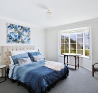 The Crescent - Pet Friendly - 1 Min to Beach - Australian Directory