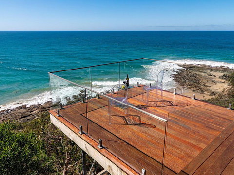 THE DECK HOUSE - A WYE RIVER ICON - Australian Directory 1