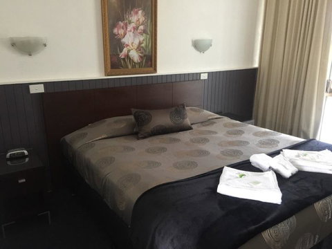 The Esplanade Motel - Australian Directory 1