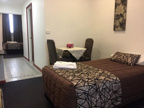 The Esplanade Motel - Australian Directory 3