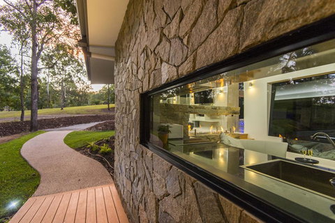 The Feathered Nest - Luxury Wildlife Retreat - Australian Directory 2