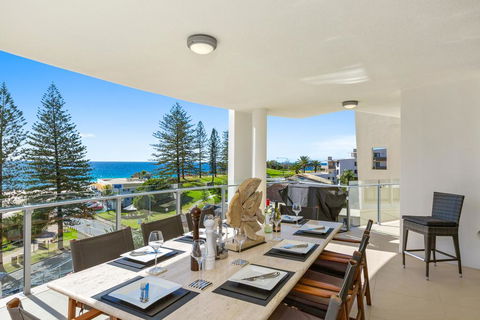 The Garland At Rainbow Bay - Australian Directory 1
