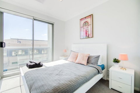 The Heart Of Northbridge With Complimentary Parking, Wifi & Netflix - Australian Directory 0