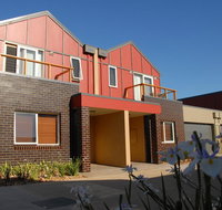 The Lakes Apartments - Australian Directory