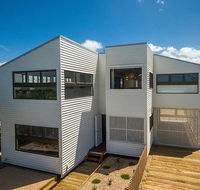 The Lennoxhaus - Australian Directory