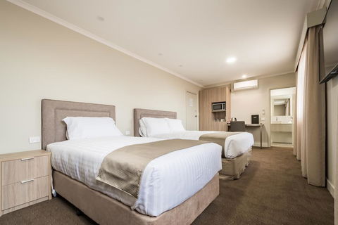 The Lighthouse Hotel - Australian Directory 2