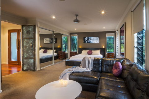 The Mountain View Retreat - Australian Directory 1