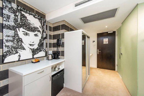 The Nest - Hollywood Style Space With Roof Terrace - Australian Directory 3