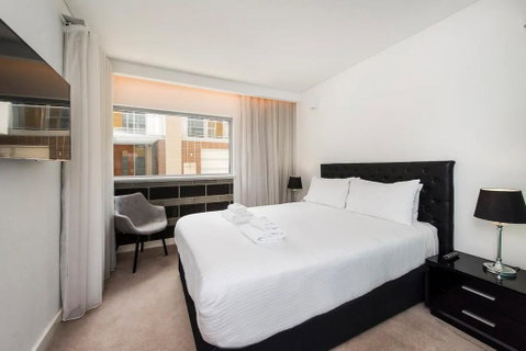 The Nest - Smart Suite On Newcastle St With Rooftop Views - Australian Directory 0