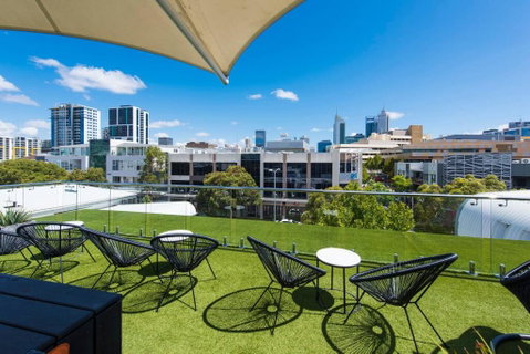 The Nest - Smart Suite On Newcastle St With Rooftop Views - Australian Directory 3