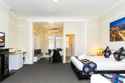 The North Shore Hotel - Australian Directory 3