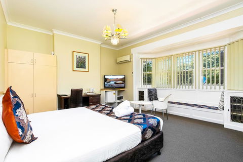 The North Shore Hotel - Australian Directory 2