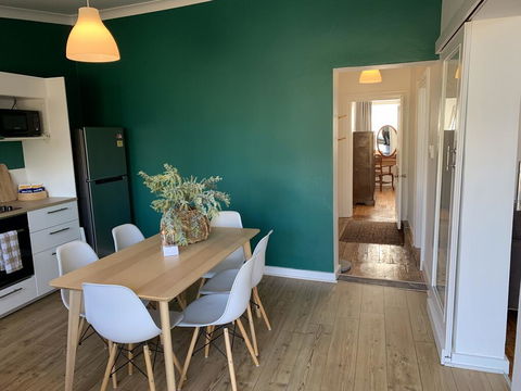 The Old Bakery Guesthouse, Harden - Australian Directory 1