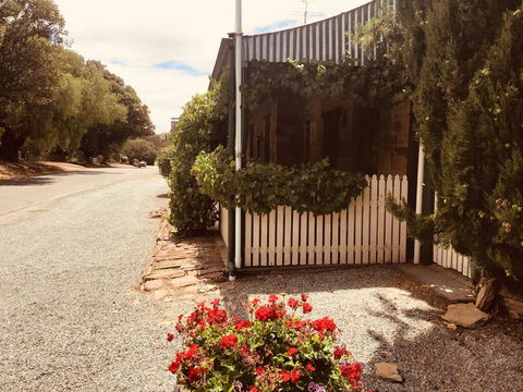 The Olde Devonshire House - Australian Directory 0