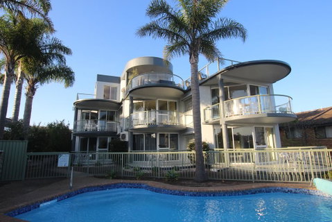 The Palms Apartments - Australian Directory 1