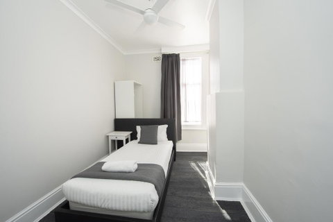 The Parade Hotel - Australian Directory 2