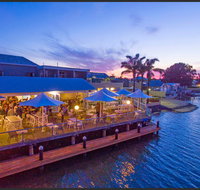 The Parade Hotel - Australian Directory