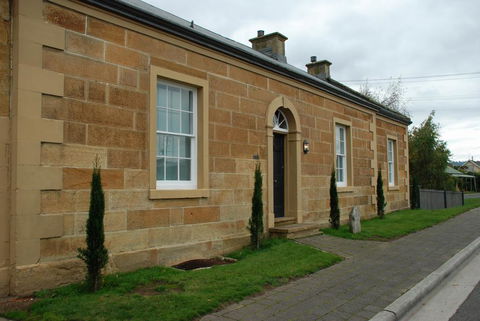 The Red Feather Inn - Australian Directory 1