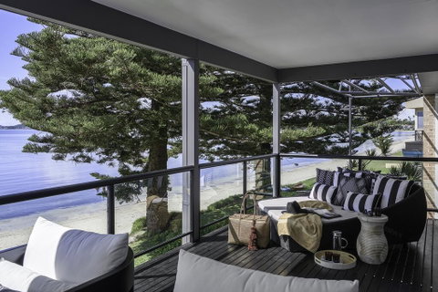 The Seaview - Designer Beachfront House - Australian Directory 0