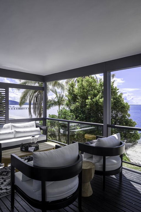 The Seaview - Designer Beachfront House - Australian Directory 3