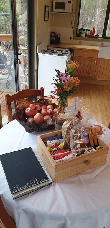 The Stone Cottage (with Tennis Court) - Australian Directory 1