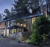 The Stone on the Hill - 3 bedroom house - Australian Directory