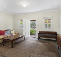 THE TEACHERS COTTAGE - Australian Directory