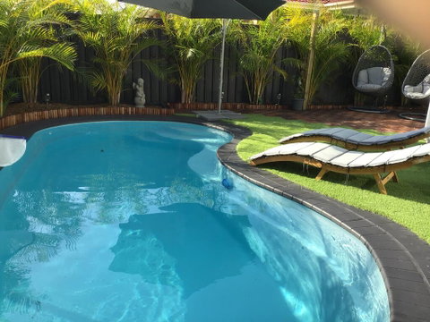 The Turret House - The Entire Middle Level - Australian Directory 3