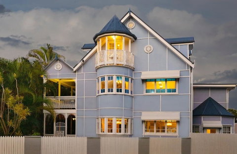 The Turret House - The Entire Middle Level - Australian Directory 2