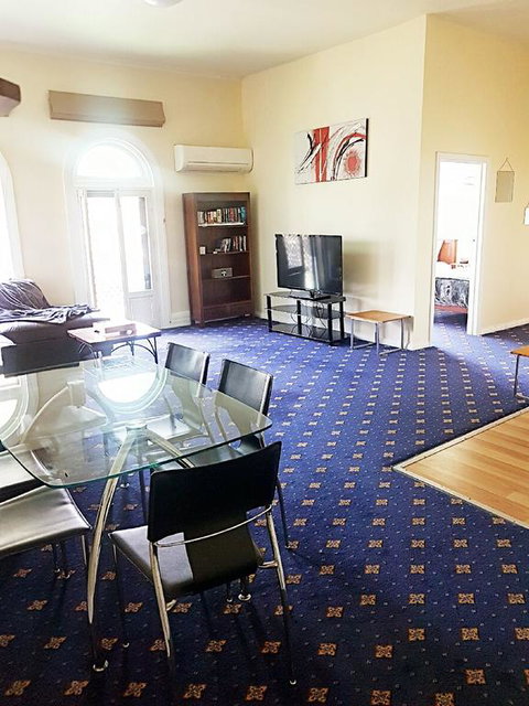 The Wharf Hotel - Australian Directory 3