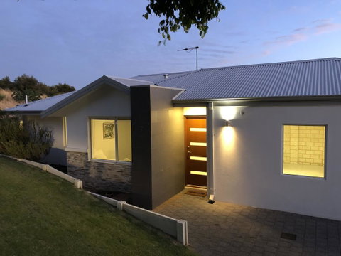 Three Bedroom, Two Bathroom Family Home - Australian Directory 0