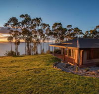 Tinderbox Cliff House - Australian Directory