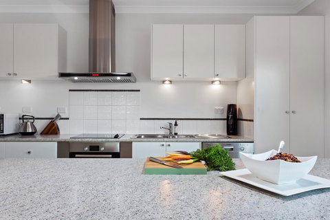 Tolpuddle Villa - Australian Directory 2