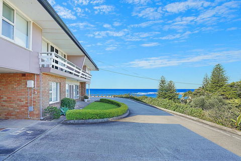 Toowoon Bay Beachside Unit, Unit 4 - Australian Directory 0
