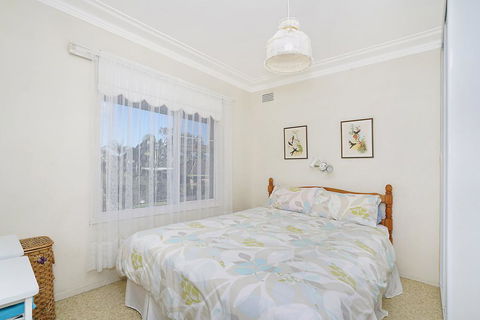 Toowoon Bay Beachside Unit, Unit 4 - Australian Directory 3