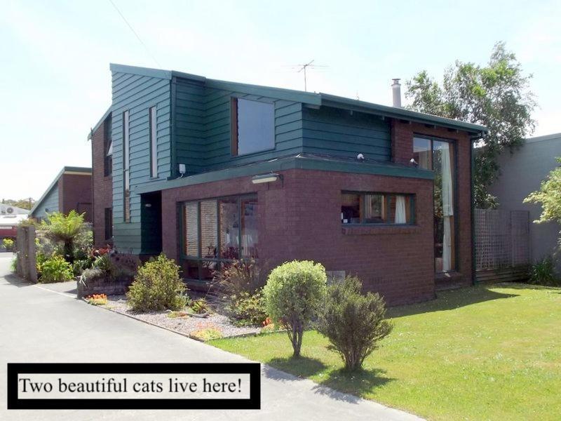  Australian Directory