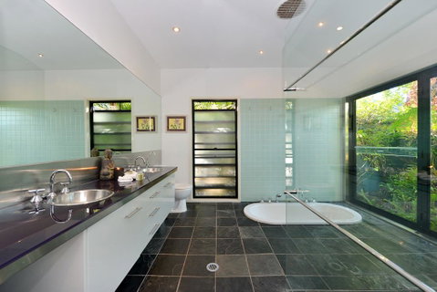 Trinity Beach Hideaway - Australian Directory 0