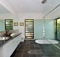 Trinity Beach Hideaway - Australian Directory