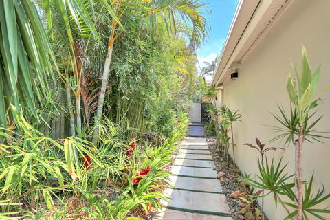 Tropical Oasis - Australian Directory 2