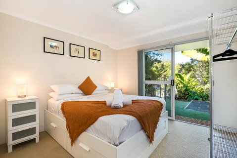 Tropical Townhouse With Two Courtyards And Pool - Australian Directory 1