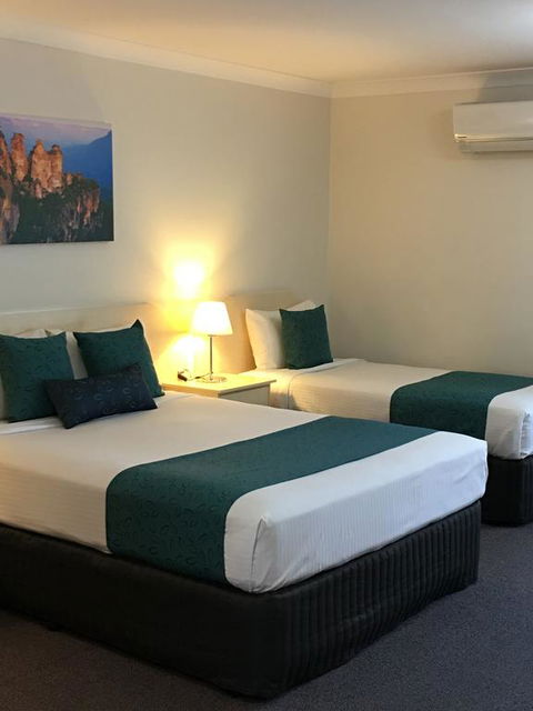 Tuckerbox Motor Inn - Australian Directory 1